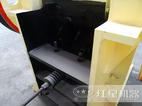 顎式破碎機調節裝置